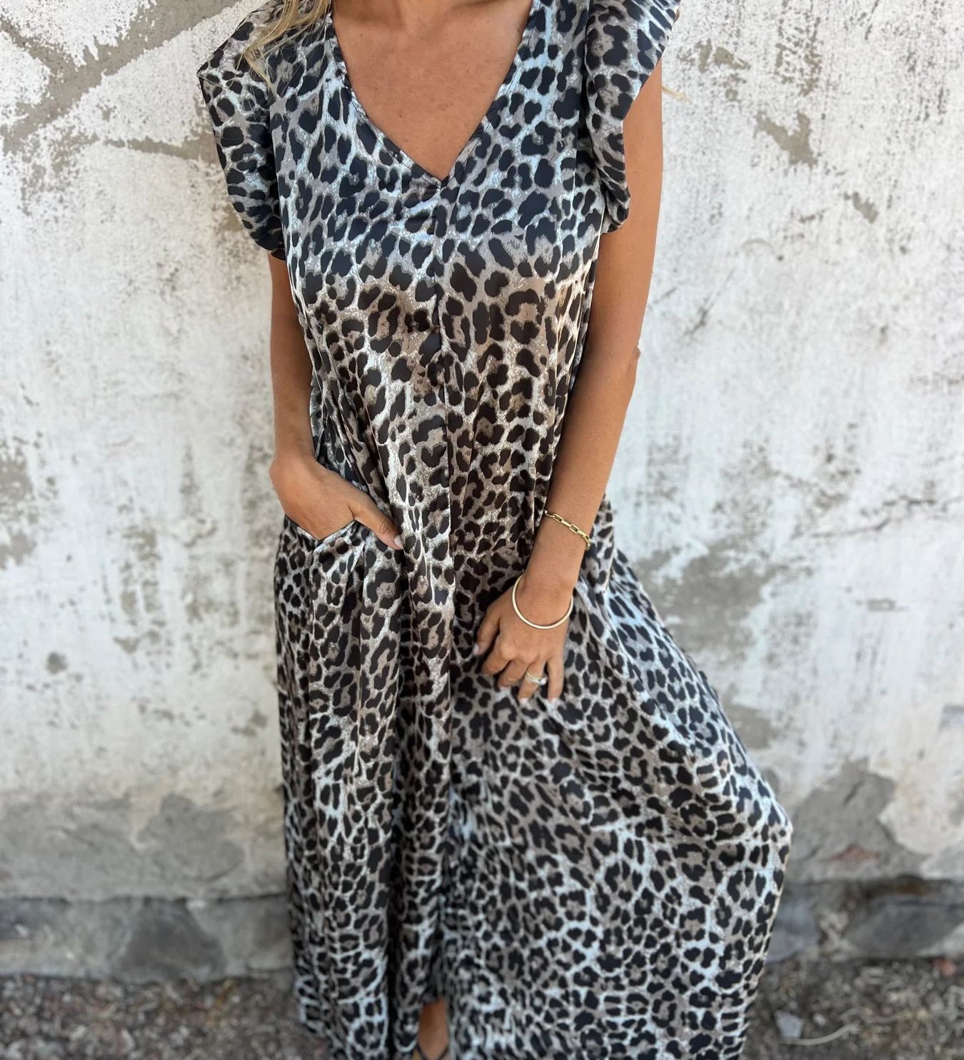 CASSANDRA™ - Trendy V-Neck Jumpsuit