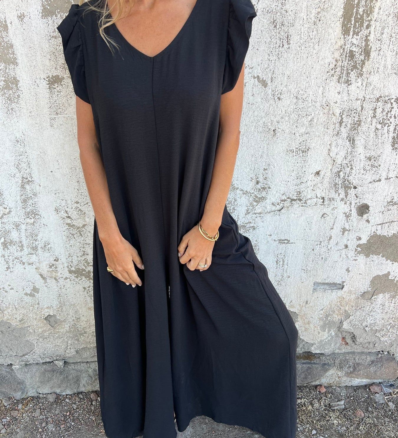 CASSANDRA™ - Trendy V-Neck Jumpsuit